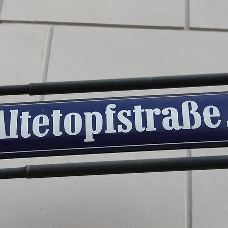 Alter Topf